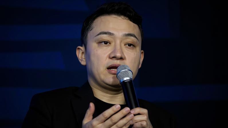 Que comprou banana na parede processa cripto extorsão ligada a Trump