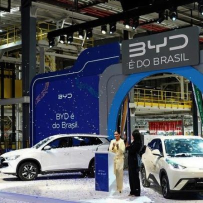 Lucro da BYD cai pela metade com demanda fraca na China