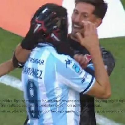Cavadinha falha em clássico na Argentina e jogador é zoado por rivais