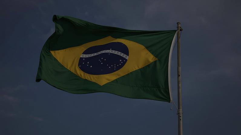 O Banco Central divulga mensalmente os dados de atividade econômica; na imagem, a bandeira do Brasil