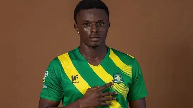 Dominic Frimpong, jogador do Berekum Chelsea, é morto em assalto a ônibus de clube