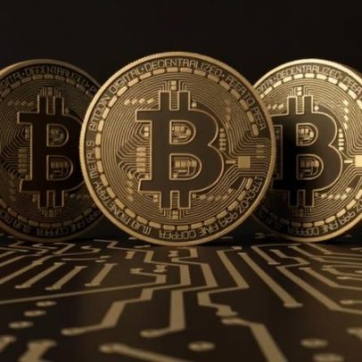 Bitcoin cai para US$ 75 mil após Fed manter juros em pausa