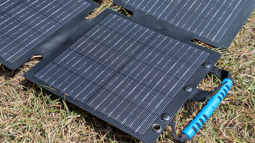 Troquei meu power bank pesado por painel solar dobrável de £100