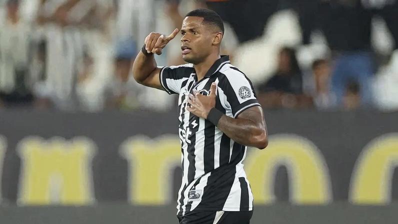 Júnior Santos assume a histórica camisa 7 do Botafogo