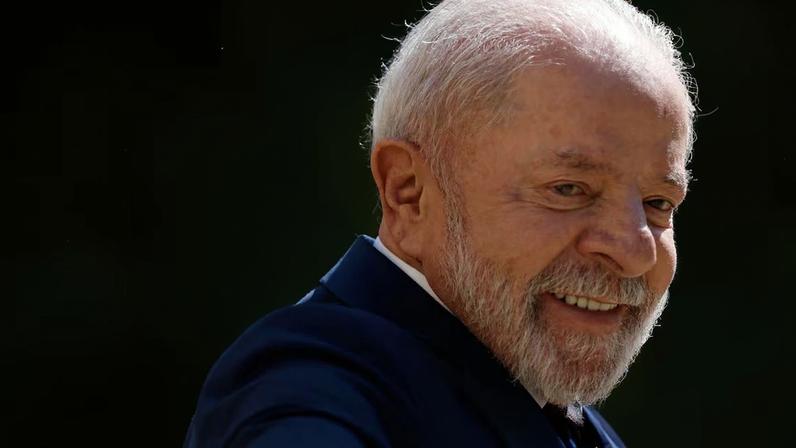 Lula, em viagem a Espanha: pedido ao PT para segurar as polêmicas até as eleições