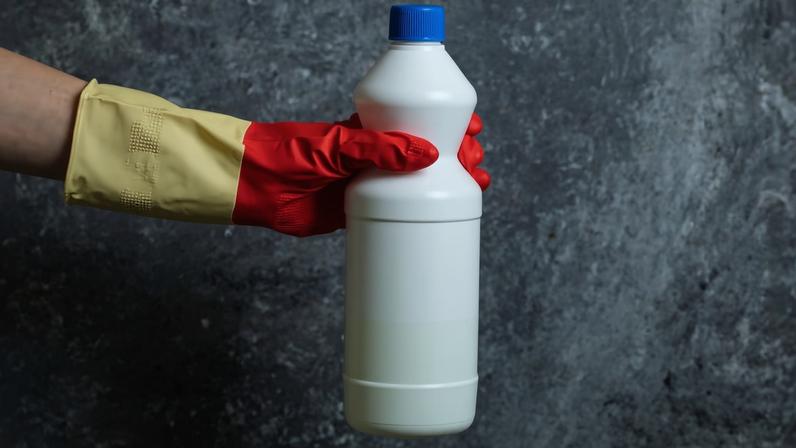 Água sanitária: 5 mitos e verdades para utilizá-la com segurança