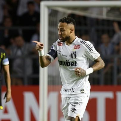 Neymar abre o placar em Santos x Recoleta após passe de Gabigol