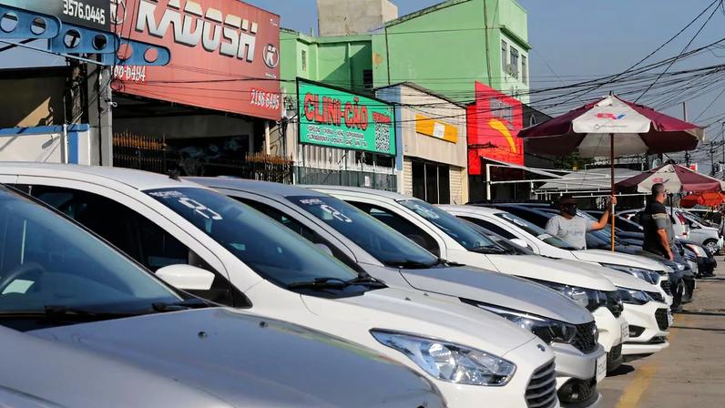 Entrada de carros chineses no mercado brasileiro ajudou a estabilizar preço dos veículos. NA FOTO loja Stilo Veiculos, no bairro no Campinho na zona norte FOTO WILTON JUNIOR / ESTADÃO
