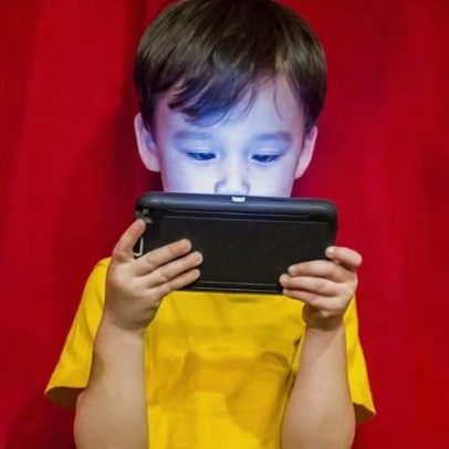 Uso de telas pode prejudicar o foco infantil, leitura aumenta a atenção