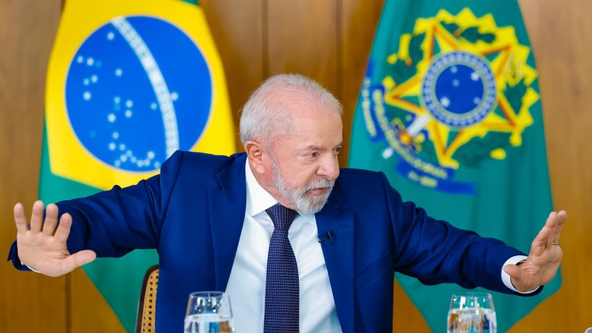 Ao todo, três projetos de lei foram anunciados