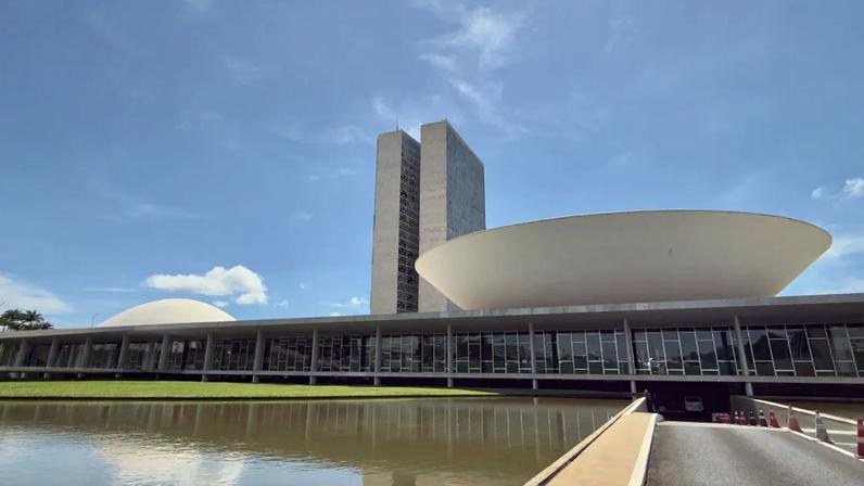 Janela partidária encerra nesta sexta com trocas que afetam forças na Câmara