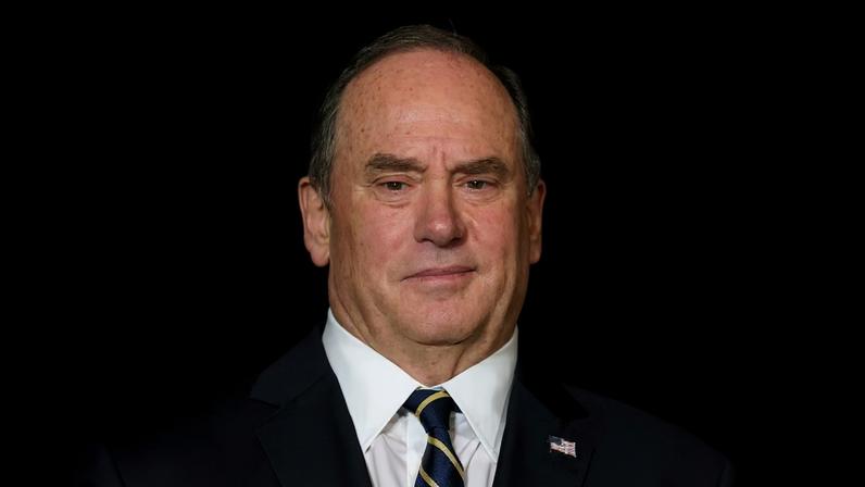 Presidente dos EUA disse que John Phelan ‘não se dava bem’ com integrantes do Pentágono; demissão é mais uma mudança promovida pelo governo Trump entre as lideranças do Departamento de Defesa desde janeiro do ano passado