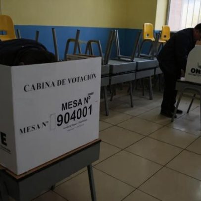 Eleição no Peru trava com 15 mil contestações e resultado sai em maio