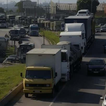 Governo anuncia crédito de R$ 20 bi para caminhões e ônibus