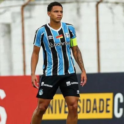 Web reage à expulsão no Gre-Nal; usuários classificam lance como criminoso