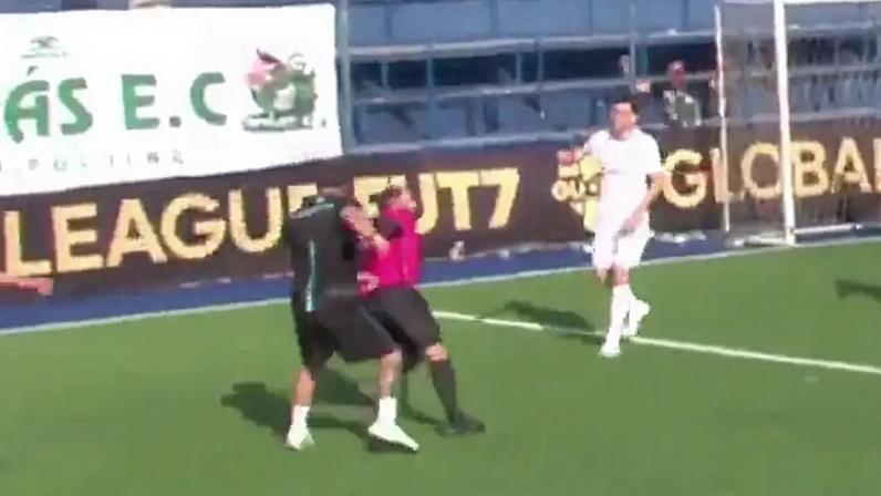Árbitro da Kings League é agredido em torneio de Futebol de 7 (Foto: Reprodução/ X)