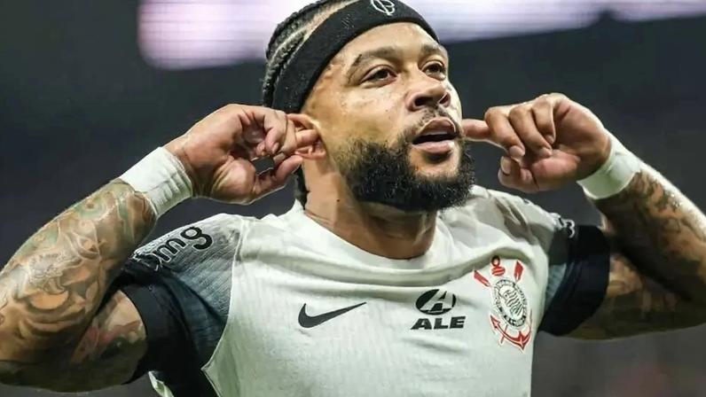 Memphis é criticado por jornalista (Foto: Reprodução/X/Brasileirão)