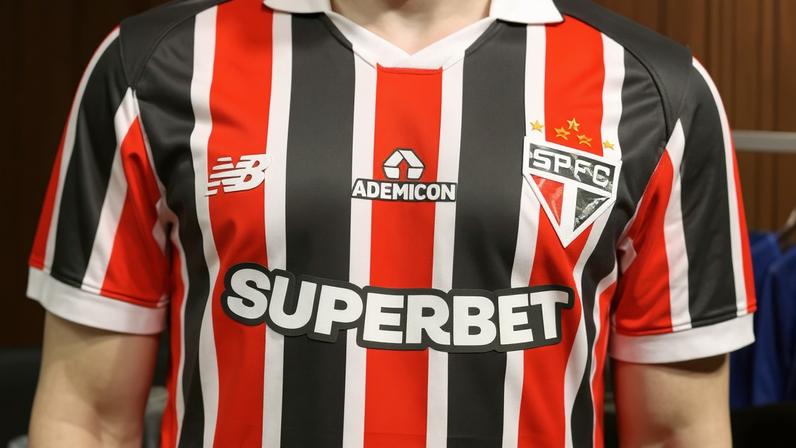 Nova camisa II do São Paulo Futebol Clube (Foto: Reprodução/@gabimartins)
