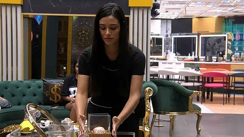 Jordana escolhe o sonho sabor caramelo e poderá indicar alguém ao Paredão