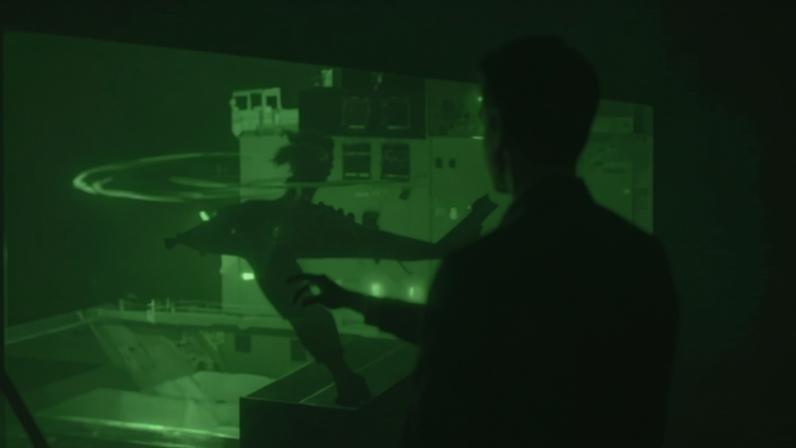 Fuzileiros navais dos EUA desembarcam do navio de assalto anfíbio de helicóptero e atravessam o Mar Arábico para abordar e apreender a embarcação iraniana M/V Touska. 20/04/2026 - (@CENTCOM/X/Reprodução)