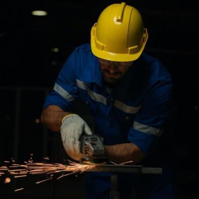 Trabalhar menos, num país de baixa produção: a aritmética do absurdo