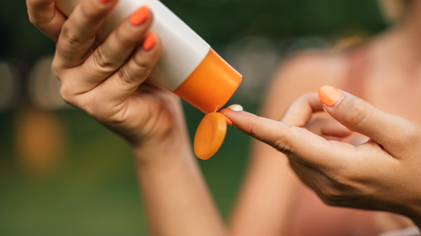 Anvisa proíbe protetores solares e repelentes por falhas de fabricação