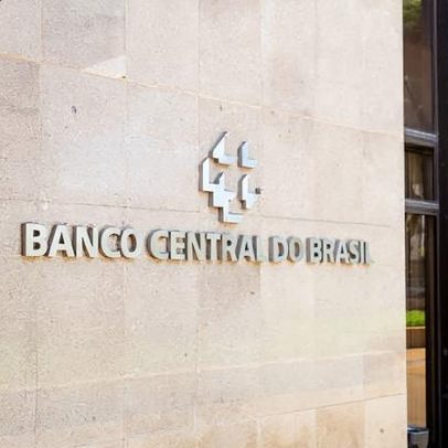 Dinheiro barato impulsiona a economia; juros altos revelam quem sabe navegar