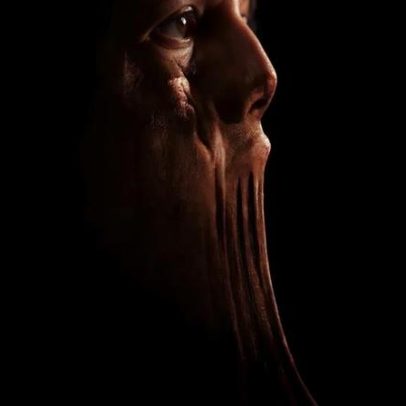 Cara-de-Barro ganha trailer perturbador; veja detalhes do filme da DC