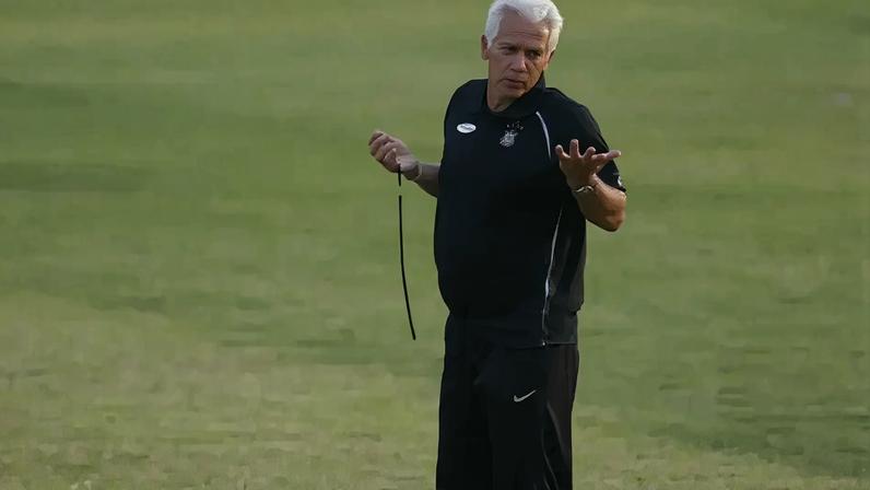 Corinthians vence Fluminense por 2 a 1 no Brasileirão 2006, início de Leão no Maracanã