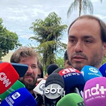 Carlos diz que membros do PL que se omitem traem Bolsonaro