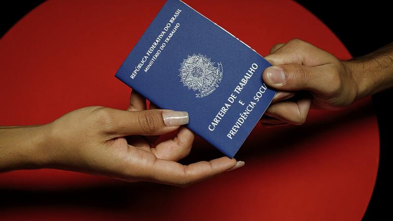 Propostas em tramitação na Câmara dos Deputados e no Senado mudam regras sobre jornada de trabalho