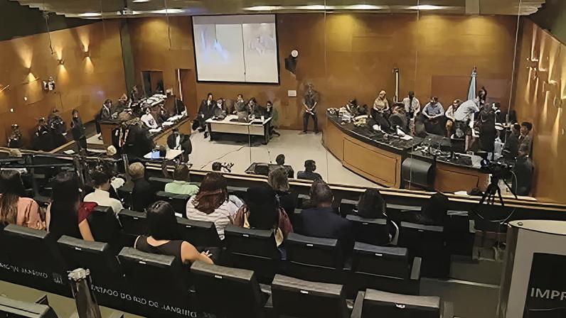 Conselho de Sentença foi definido no início do julgamento de Monique Medeiros e Dr. Jairinho no Rio de Janeiro