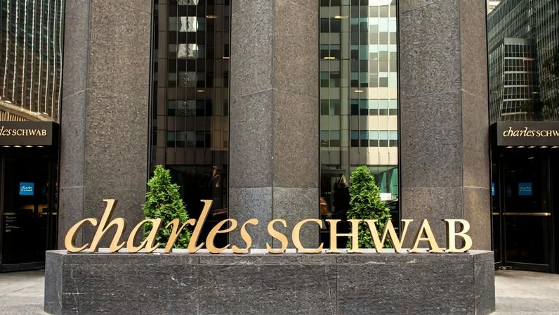 Charles Schwab lança oferta de Bitcoin e Ethereum para clientes
