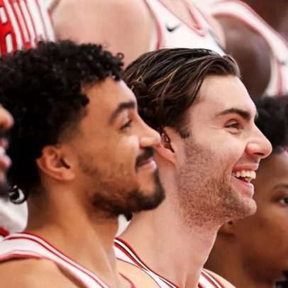 Bulls repetem Suns em busca de playoffs