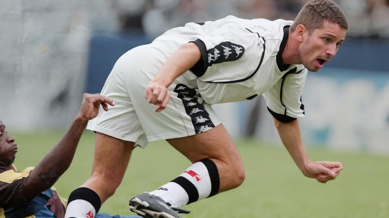 Chiquinho, ex-lateral do Vasco, procura novo caminho