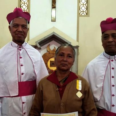 Leiga recebe honraria do Papa por formar gerações na igreja