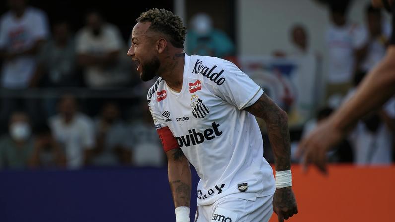 Neymar reclamou muito durante a partida contra o Fluminense