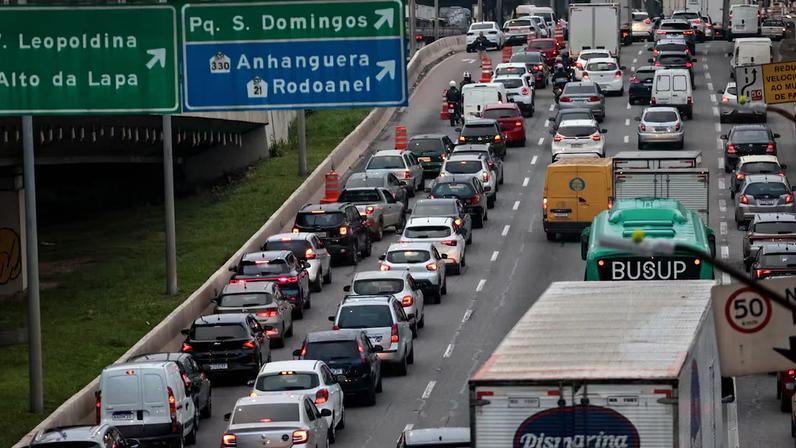 Mais de 6 mil pessoas morreram no trânsito no Estado de São Paulo no ano passado.