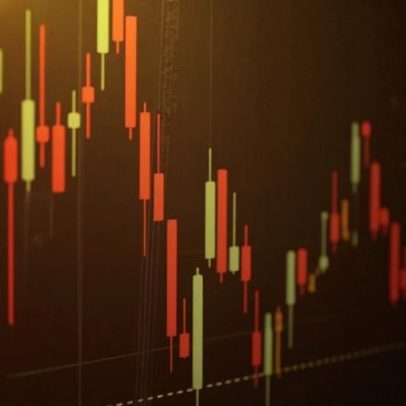 Ibovespa cai e abre em queda após IPCA-15 e pressão de bancos e Vale