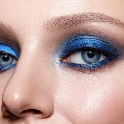 Sombra azul: tutorial de maquiagem que se tornou tendência em 2026