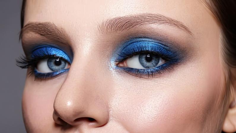 Sombra azul: tutorial de maquiagem que se tornou tendência em 2026