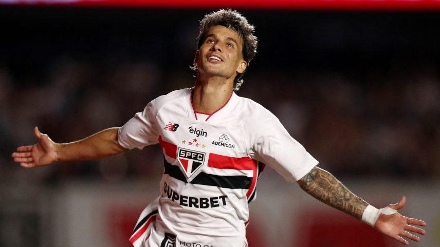 Ferreirinha faz três e São Paulo goleia o Cruzeiro no Brasileirão