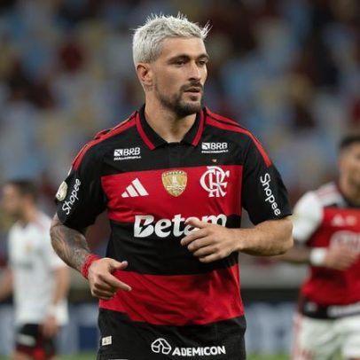 Arrascaeta opera com sucesso após fratura na clavícula no Flamengo