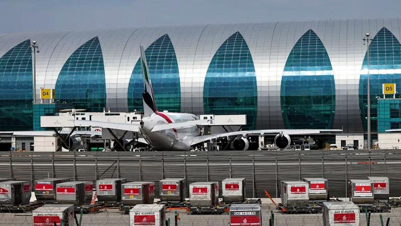 Conflito no Irã abre espaço para aéreas dos EUA e Europa, avanço é incerto