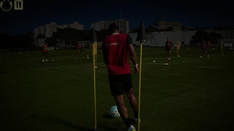 Nesta sexta-feira (17), o elenco finalizou a preparação no CT Dr. Joaquim Grava antes do duelo contra o Vitória, fora de casa, pelo Brasileirão.