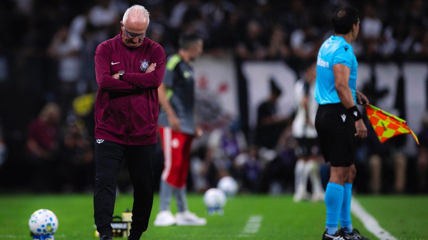 Dorival Jr. é demitido do Corinthians após péssima sequência na temporada.