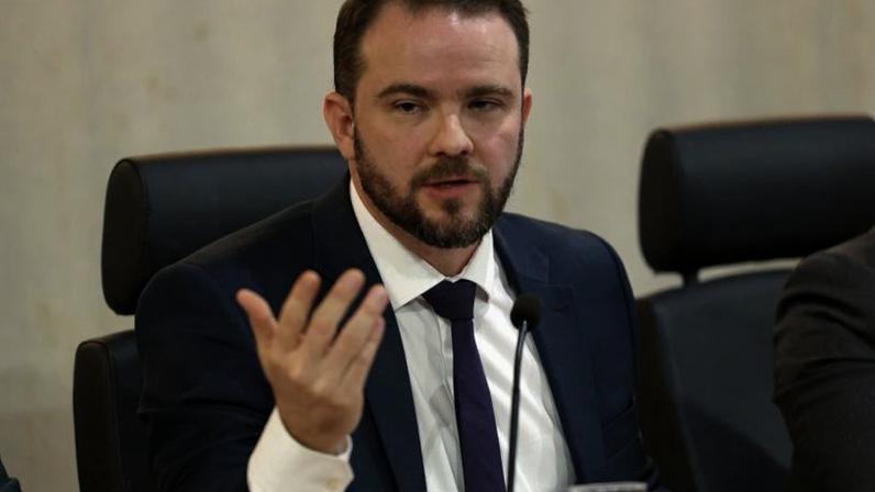 Dario Durigan é um dos 15 ministros que viajam com Lula para a Europa