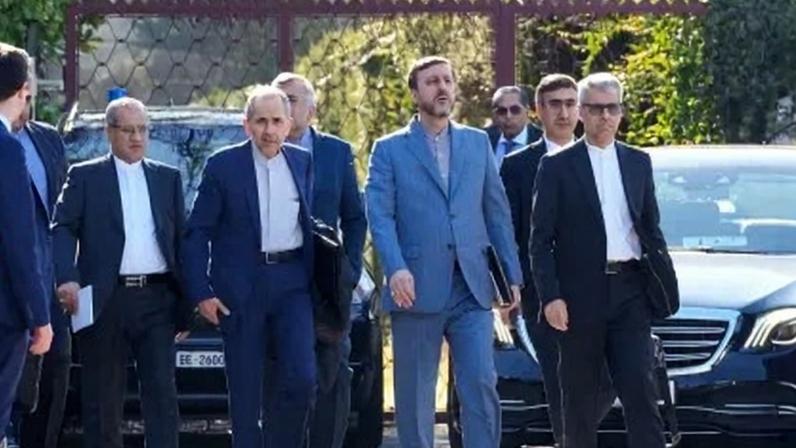 Delegação iraniana de negociação parte para o local das conversas com os EUA, em Genebra26/02/2026