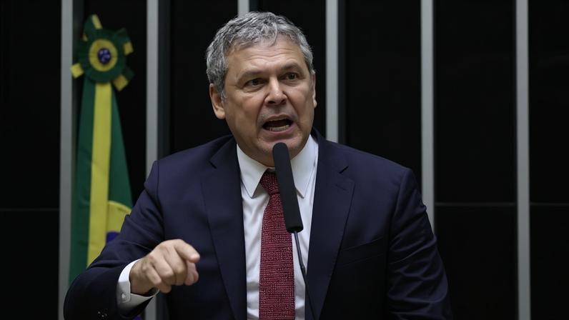 Lindbergh anuncia recurso ao STF para anular PL da Dosimetria