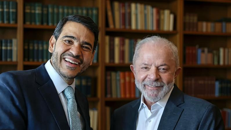 O AGU Jorge Messias, indicado ao STF, e o presidente Luiz Inácio Lula da Silva